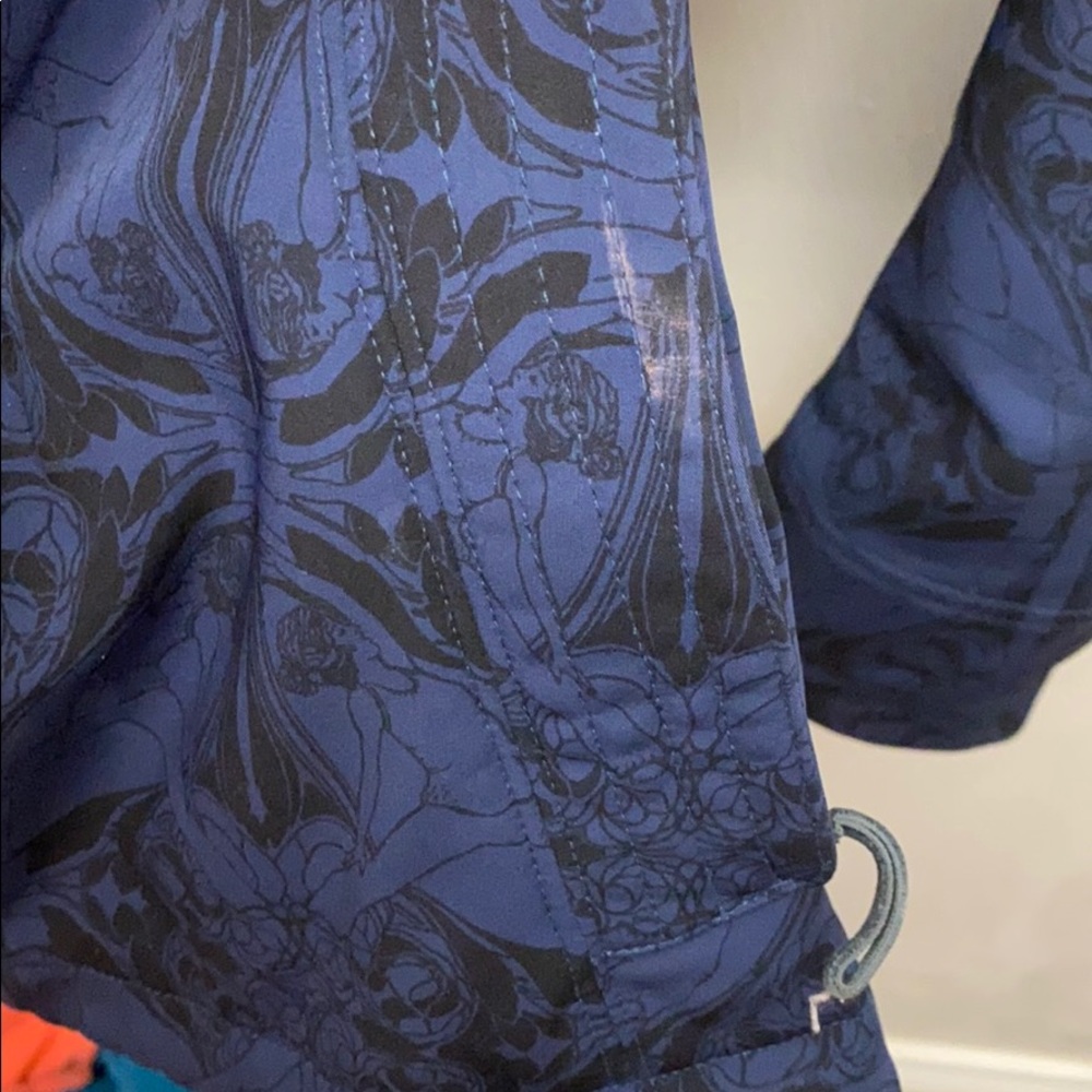 Lululemon Flowered Navy Patterned Jacket - image 6